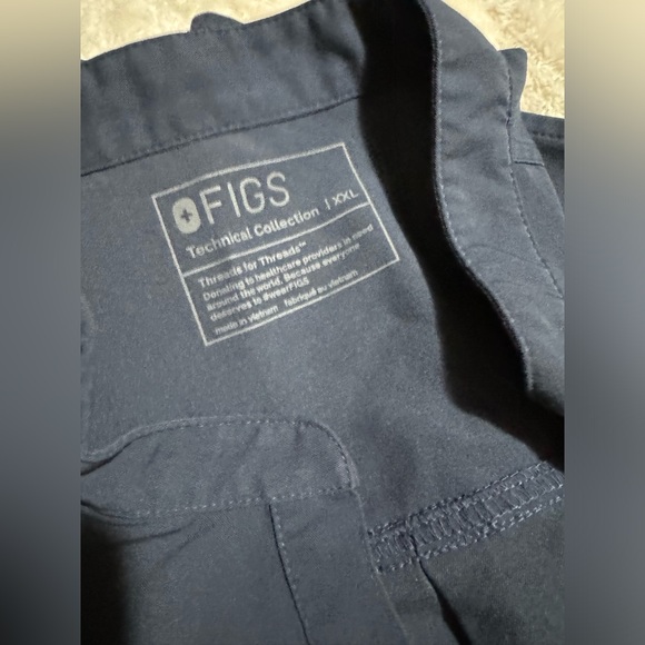 Figs Rafaela Oversized Top - Picture 2 of 3